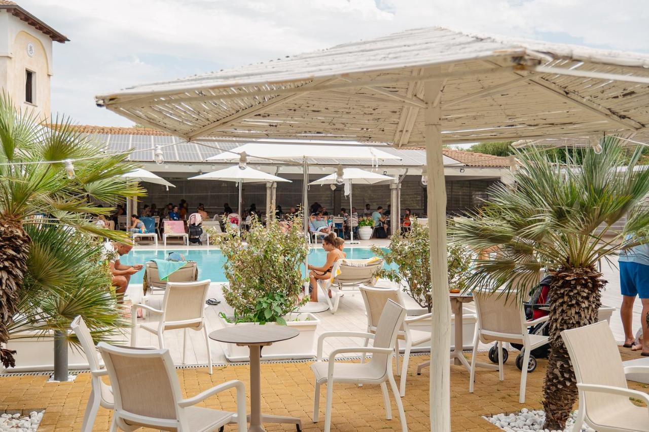 Amareclub Le Rose Hotel San Teodoro  Exterior foto