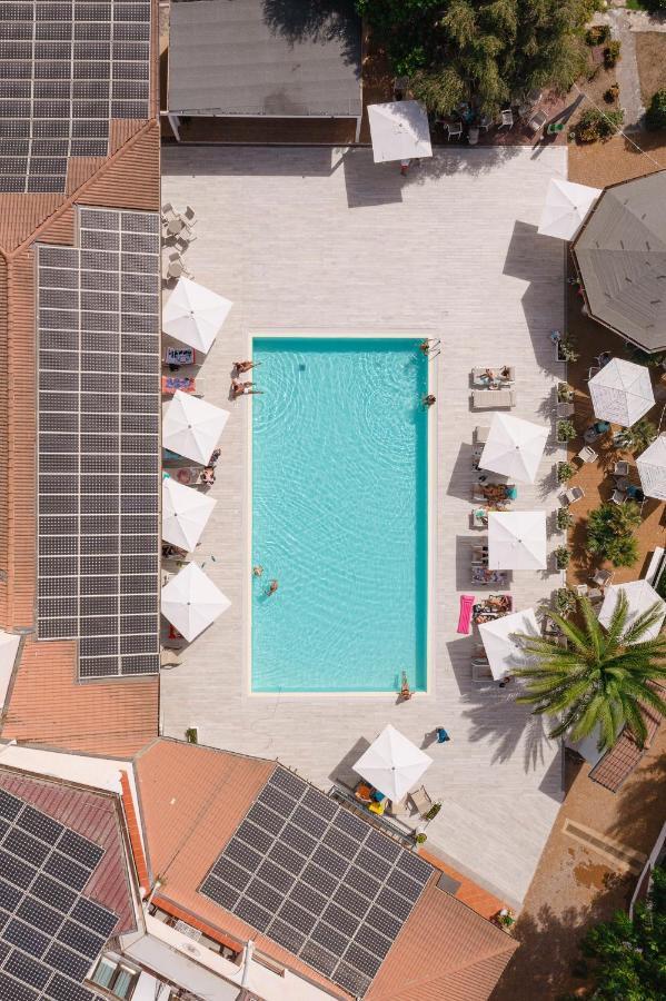 Amareclub Le Rose Hotel San Teodoro  Exterior foto