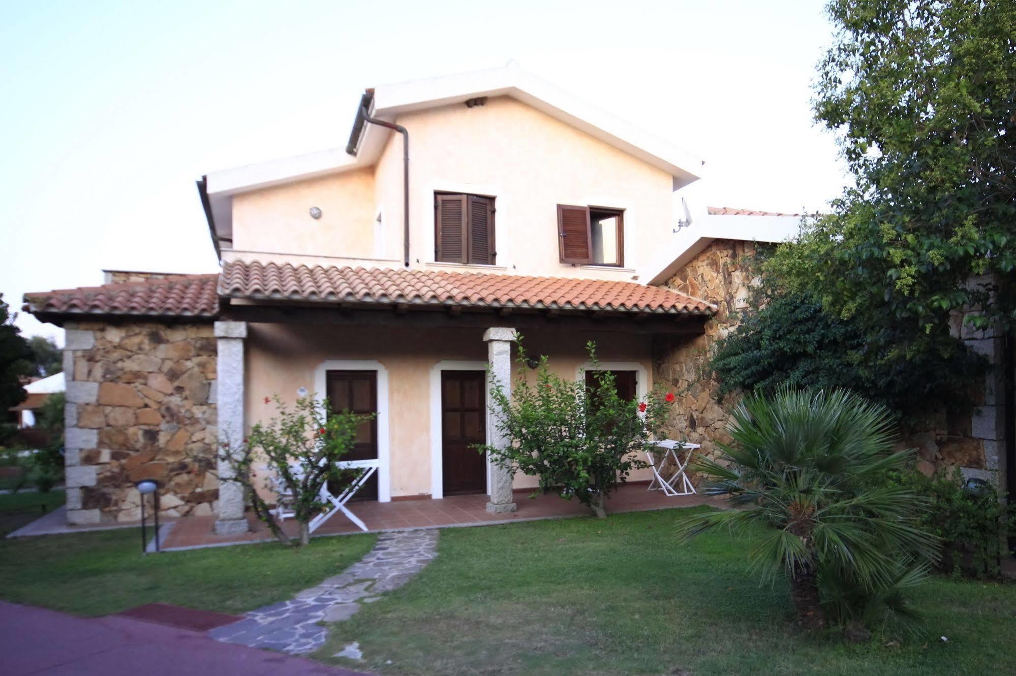 Amareclub Le Rose Hotel San Teodoro  Exterior foto